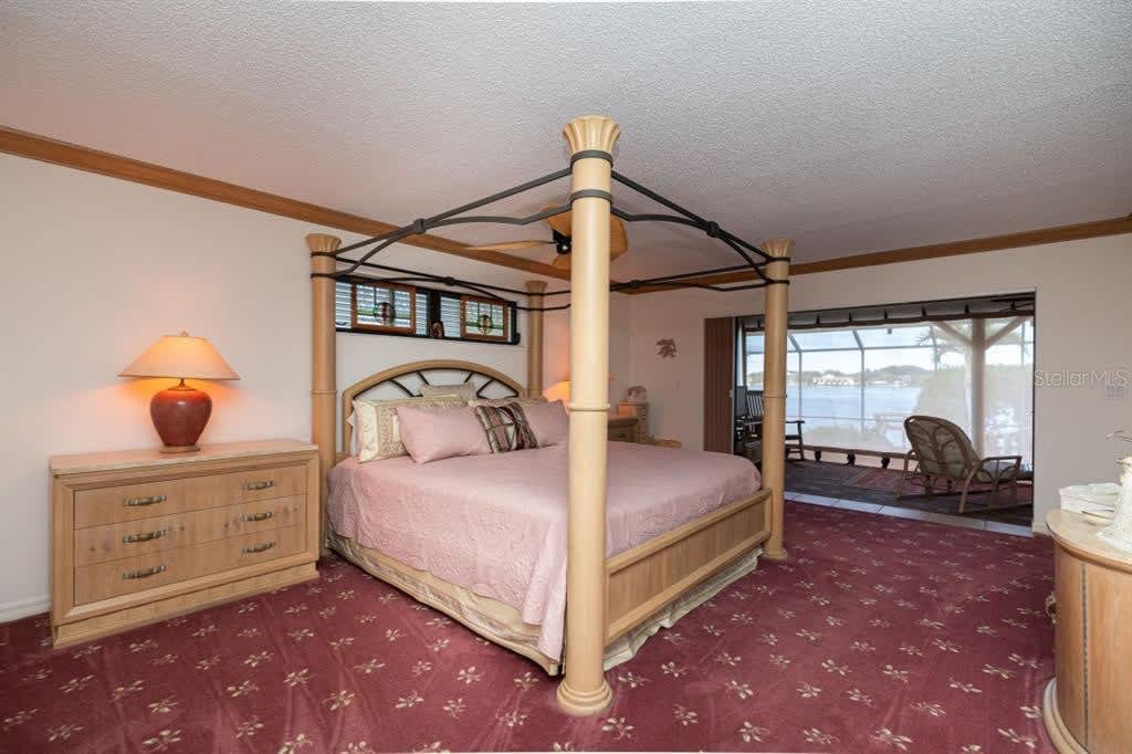 2287 Bayshore Rd