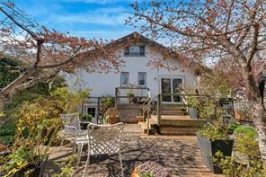 1636 Hollywood Cres