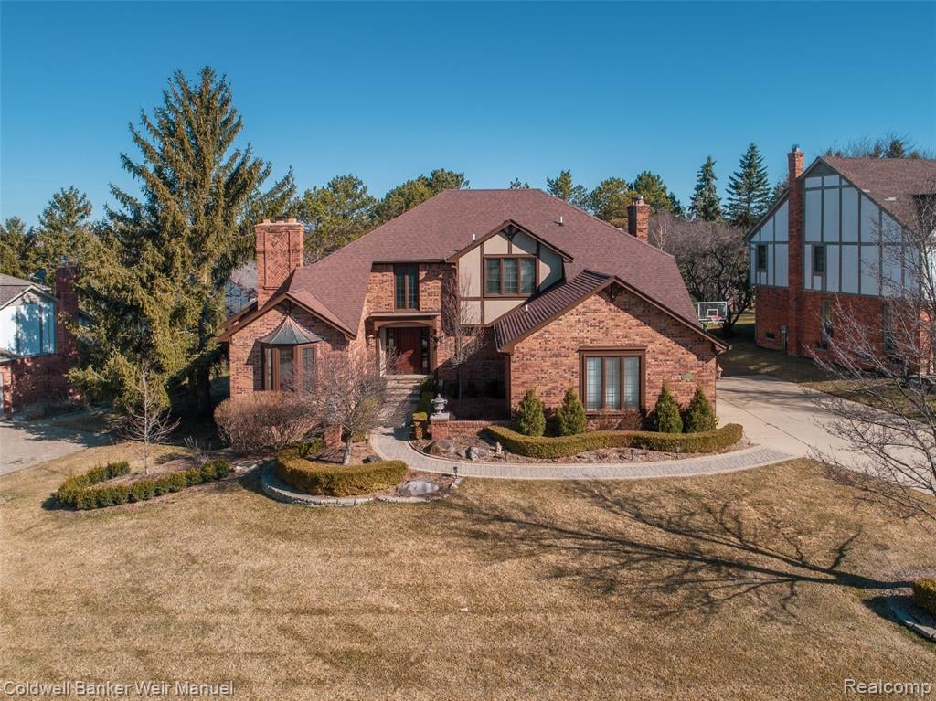 3324 Kenwood