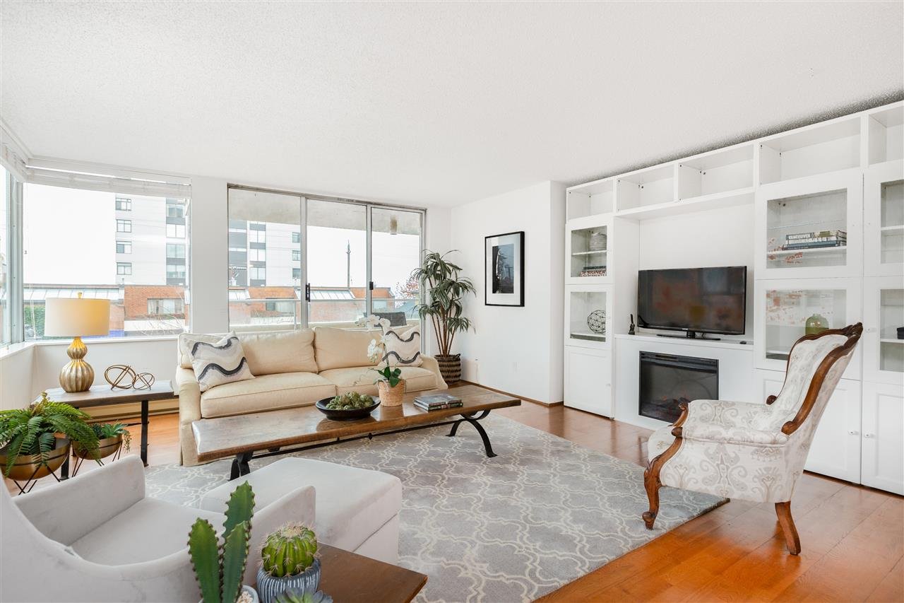 200-1819 Bellevue Ave