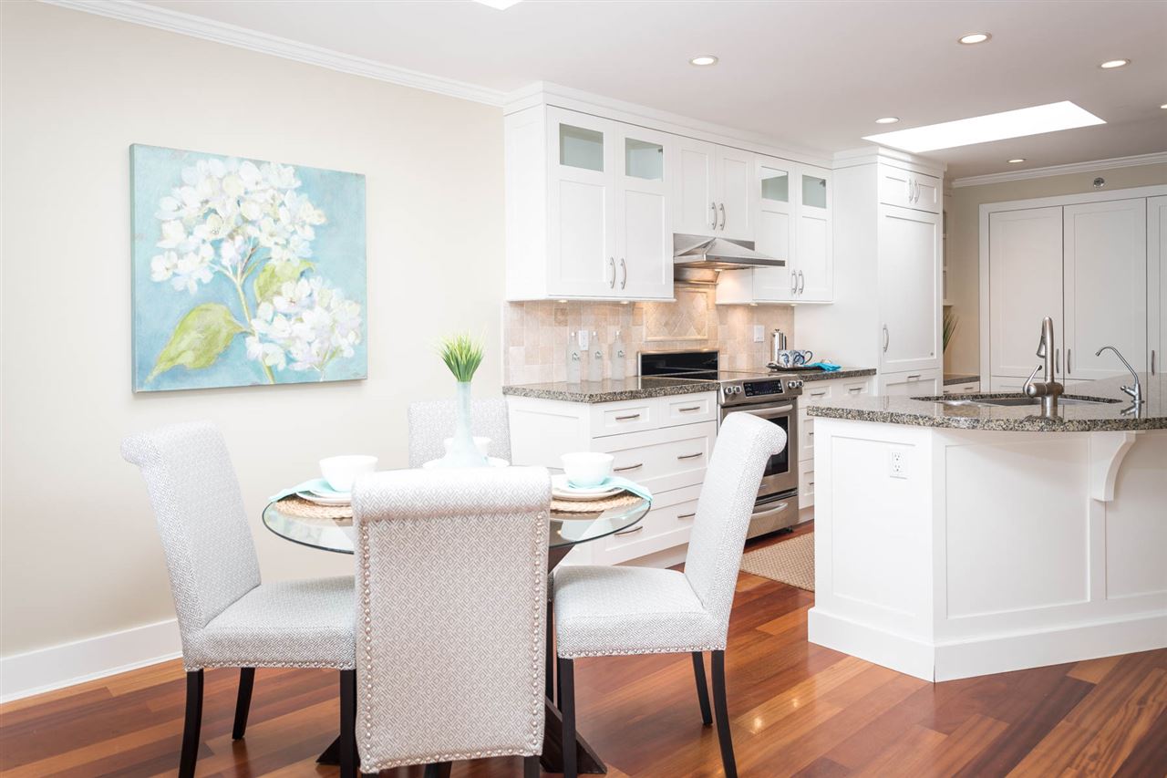 302-2455 Bellevue Ave