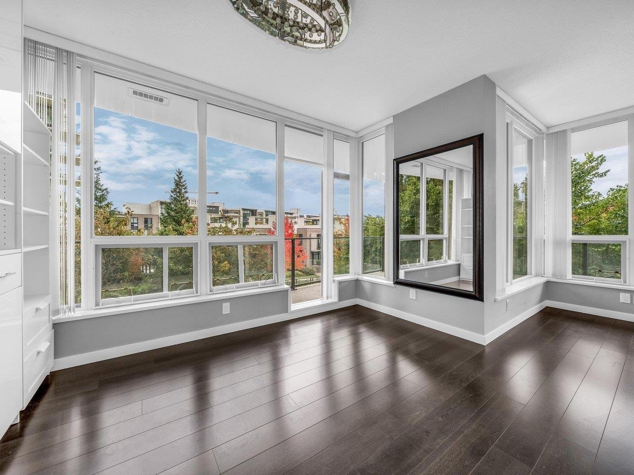 207-5628 Birney Ave