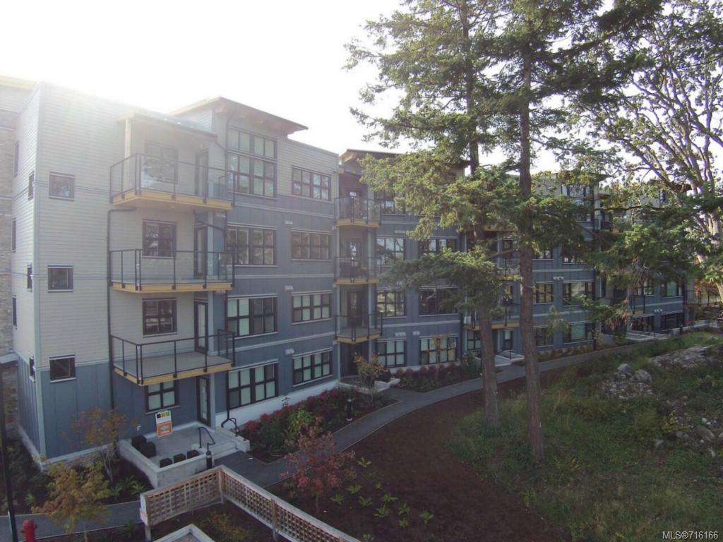 301-3912 Carey Rd