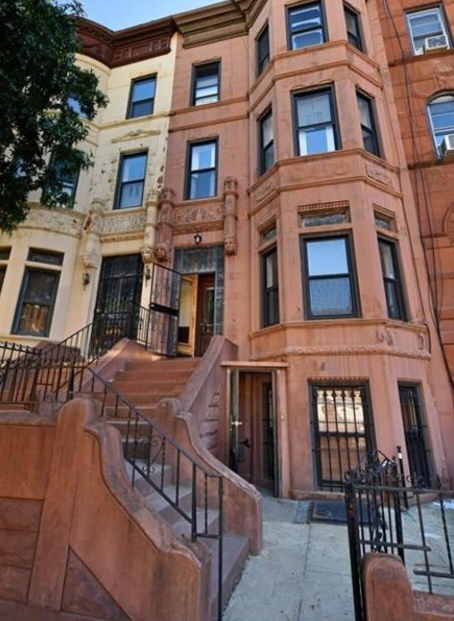 704 Putnam Ave