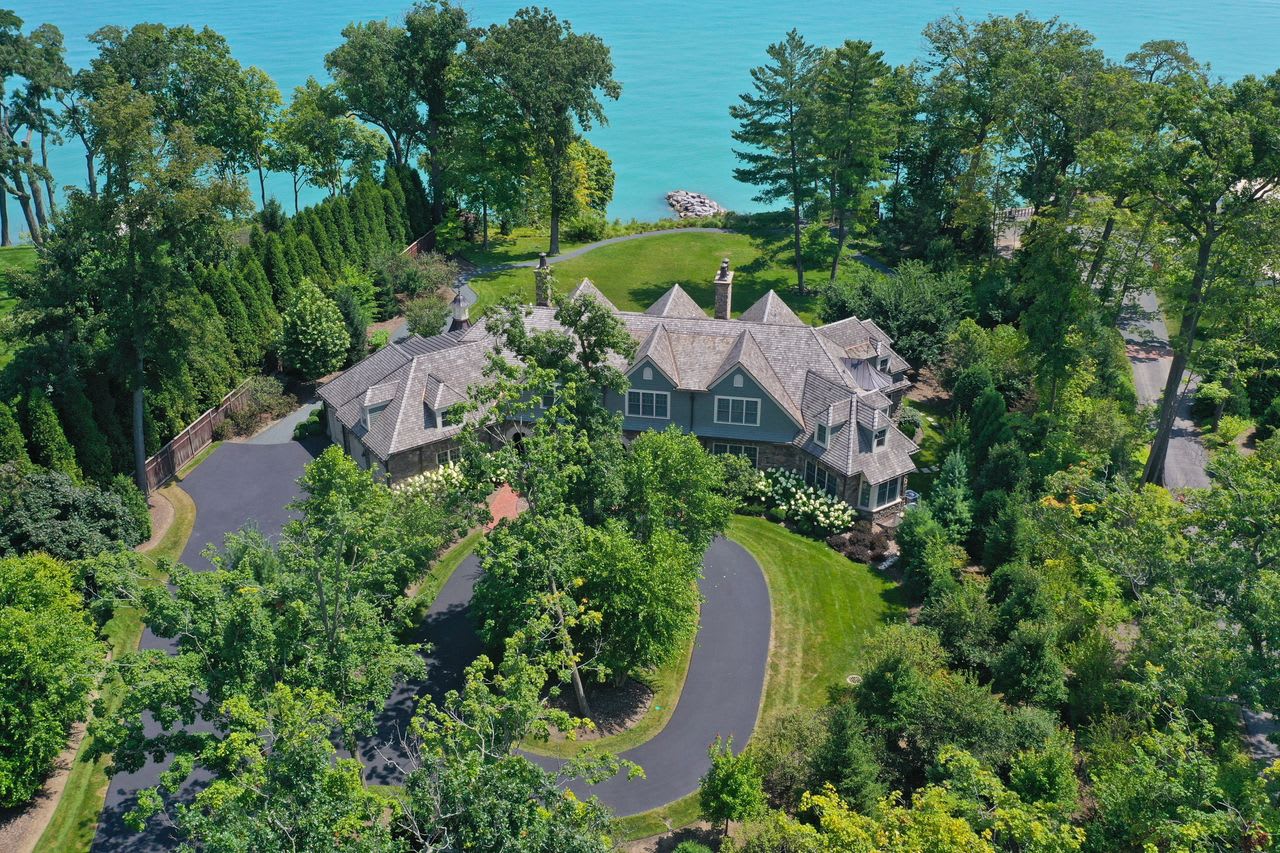 'Rockland' the Exquisite Lakefront Estate