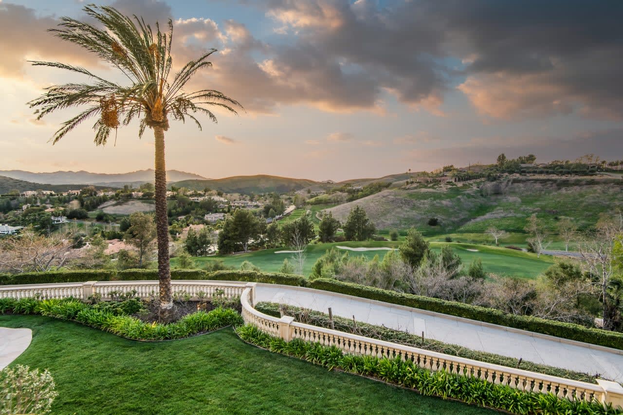 1233 Woodland Grove Ct, Calabasas Real Estate