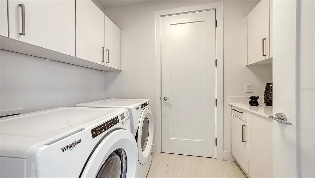 111 S Pineapple Ave #507
