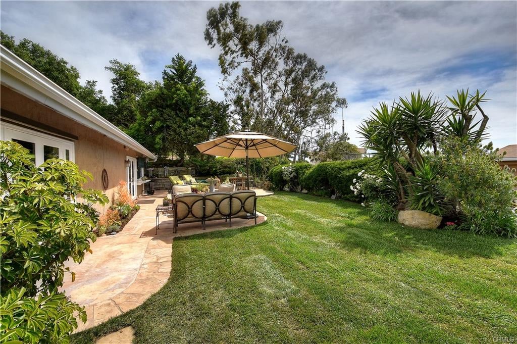 3043 Mountain View Drive