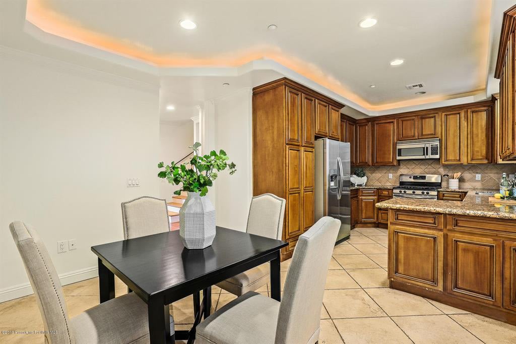 11145 Sunshine Terrace 106 Studio City, CA