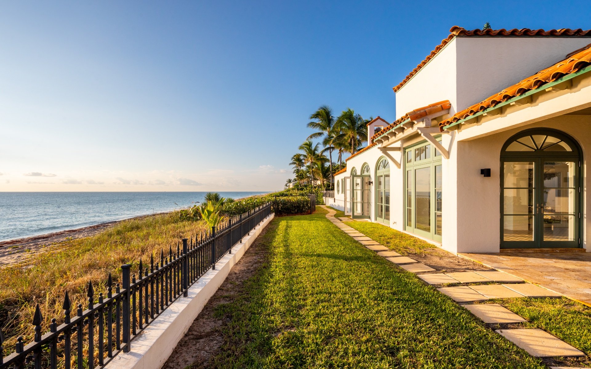 2817 N Ocean Blvd