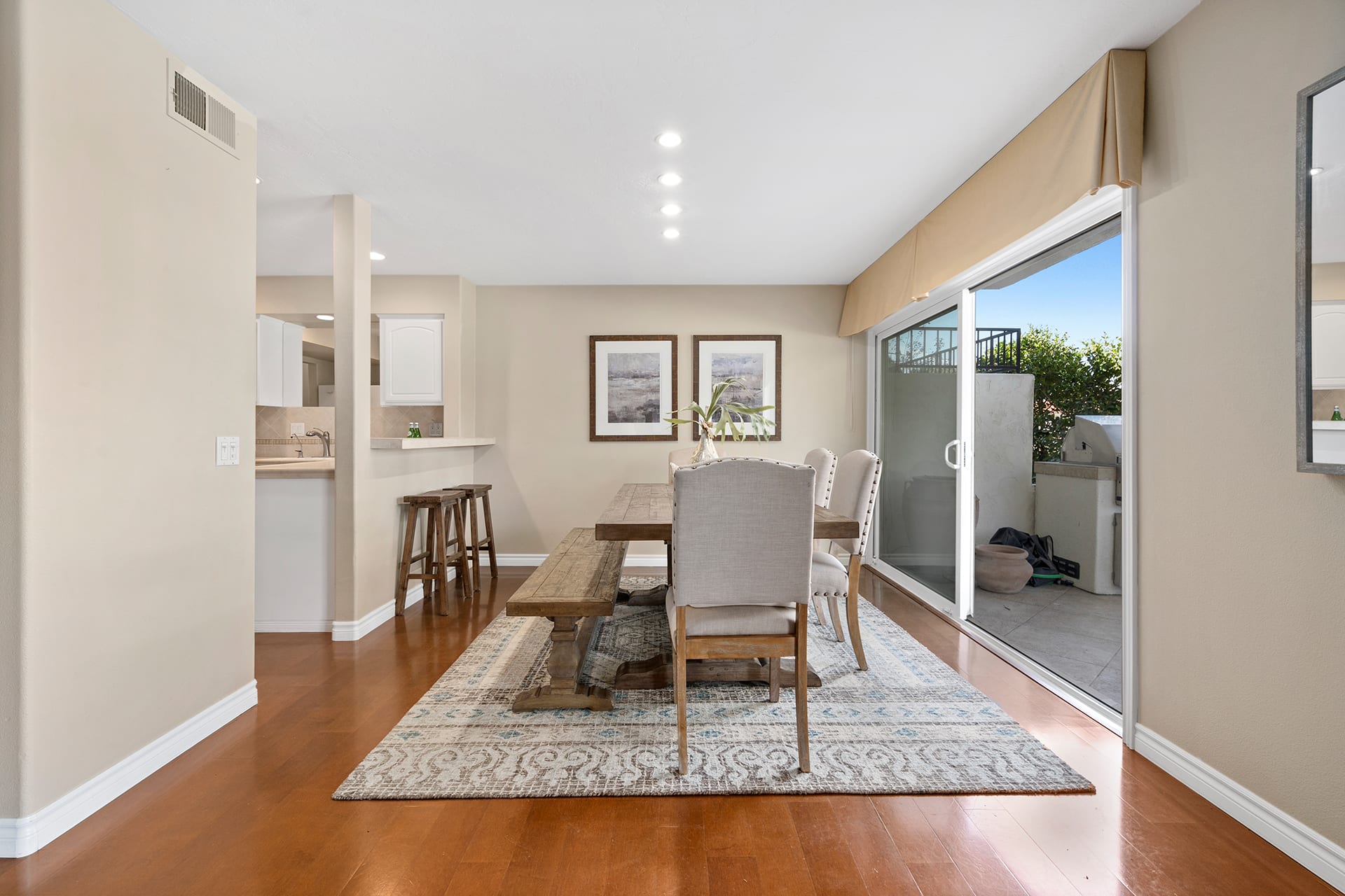 2135 Vista Laredo