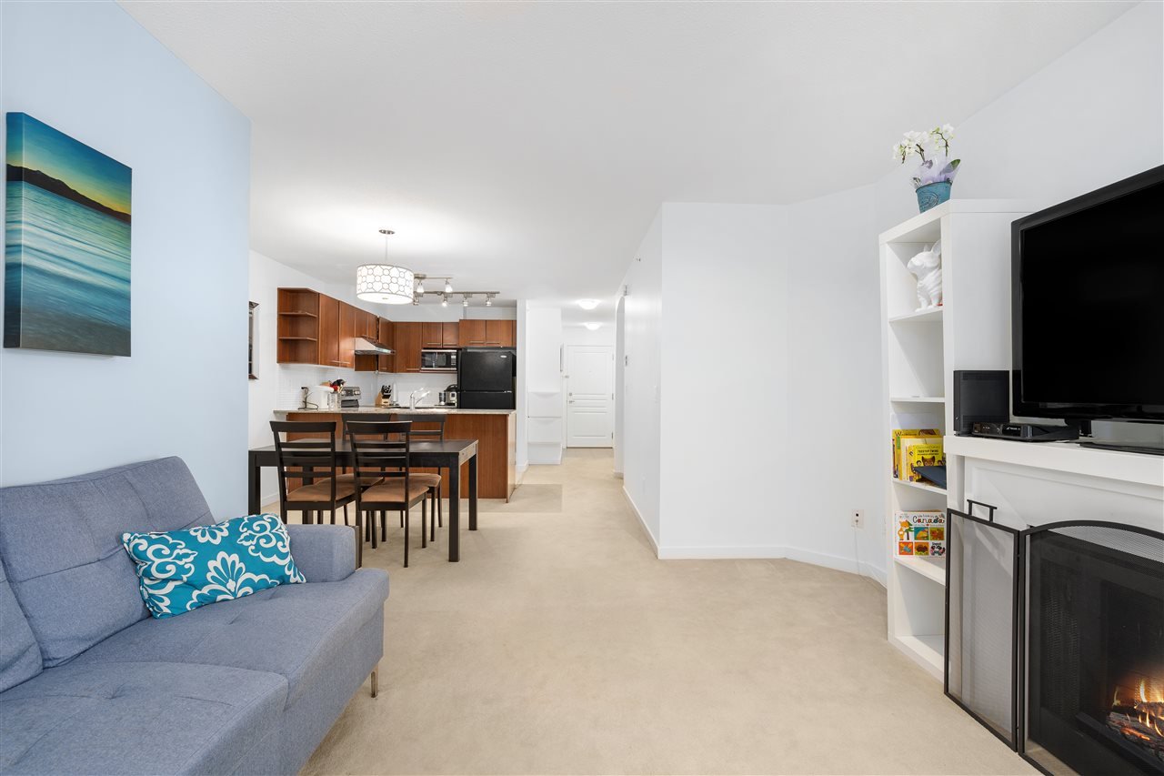 428-4833 Brentwood Dr