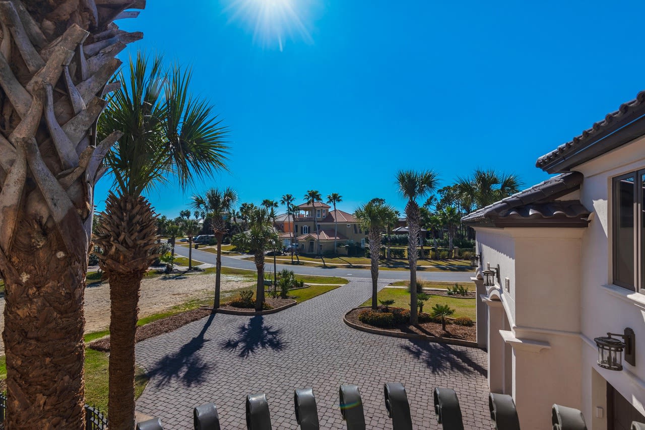 5236 Finisterre Drive