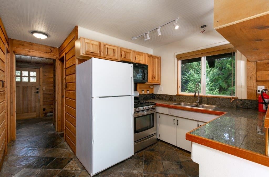 8637 Drifter Wy