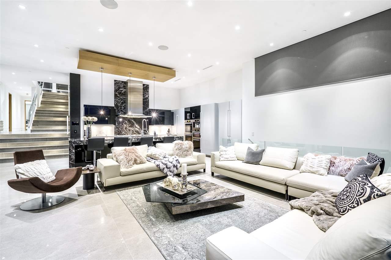 3906 Marine Dr