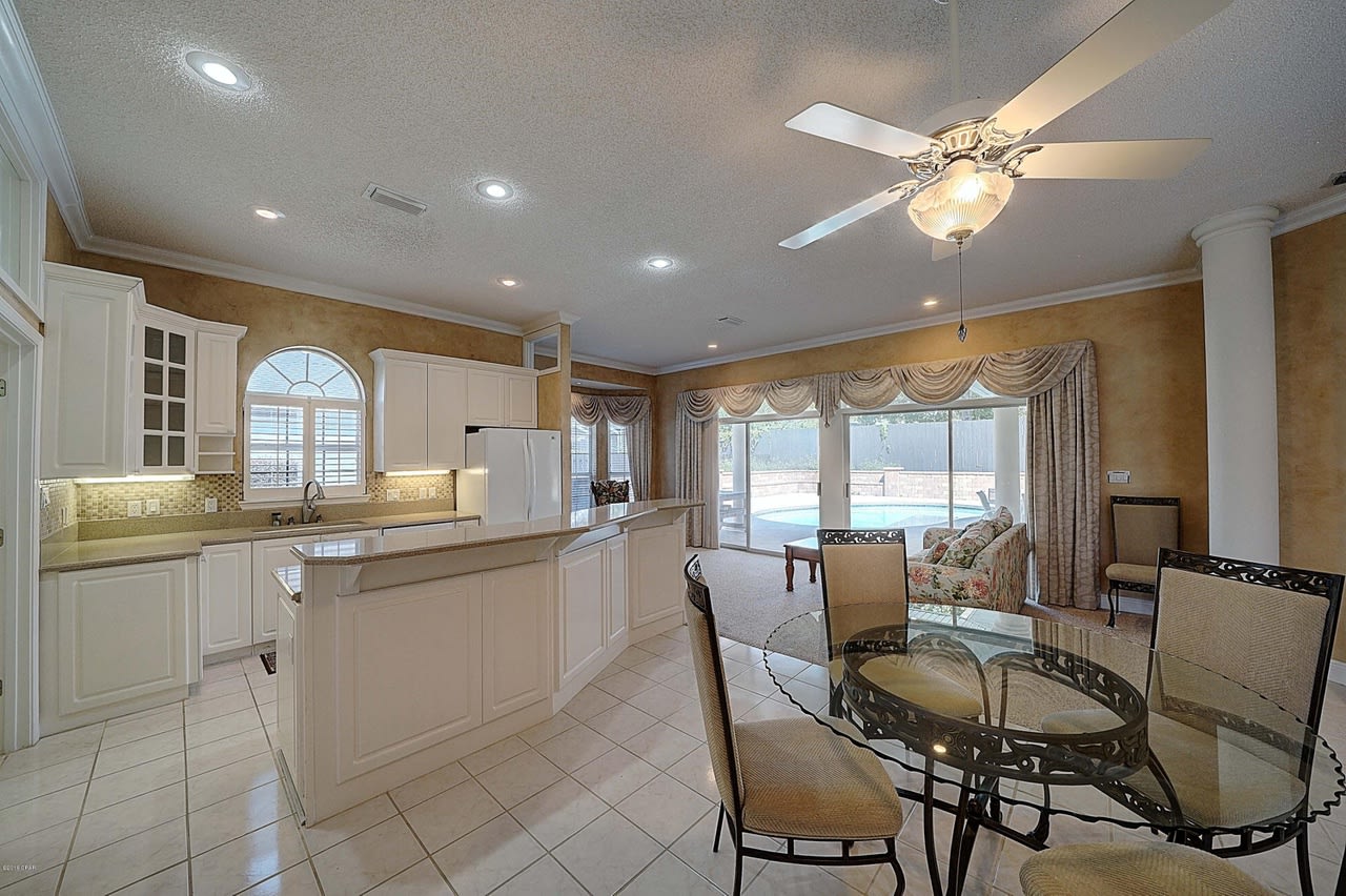 138 PALM GROVE Boulevard