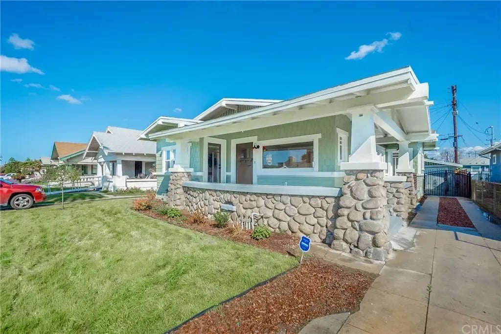 LOS ANGELES BUNGALOW CRAFTSMAN