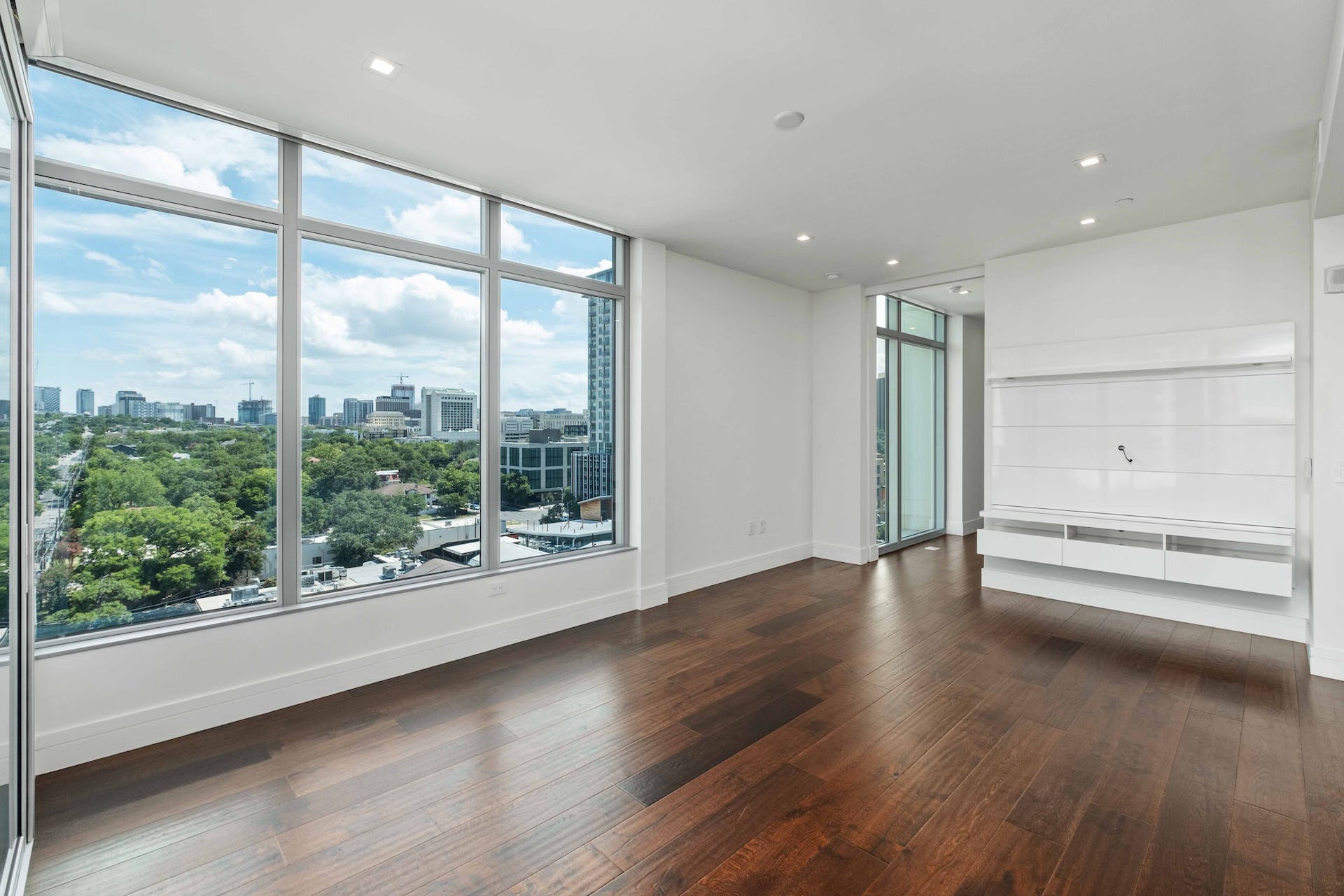 501 West Ave #1004