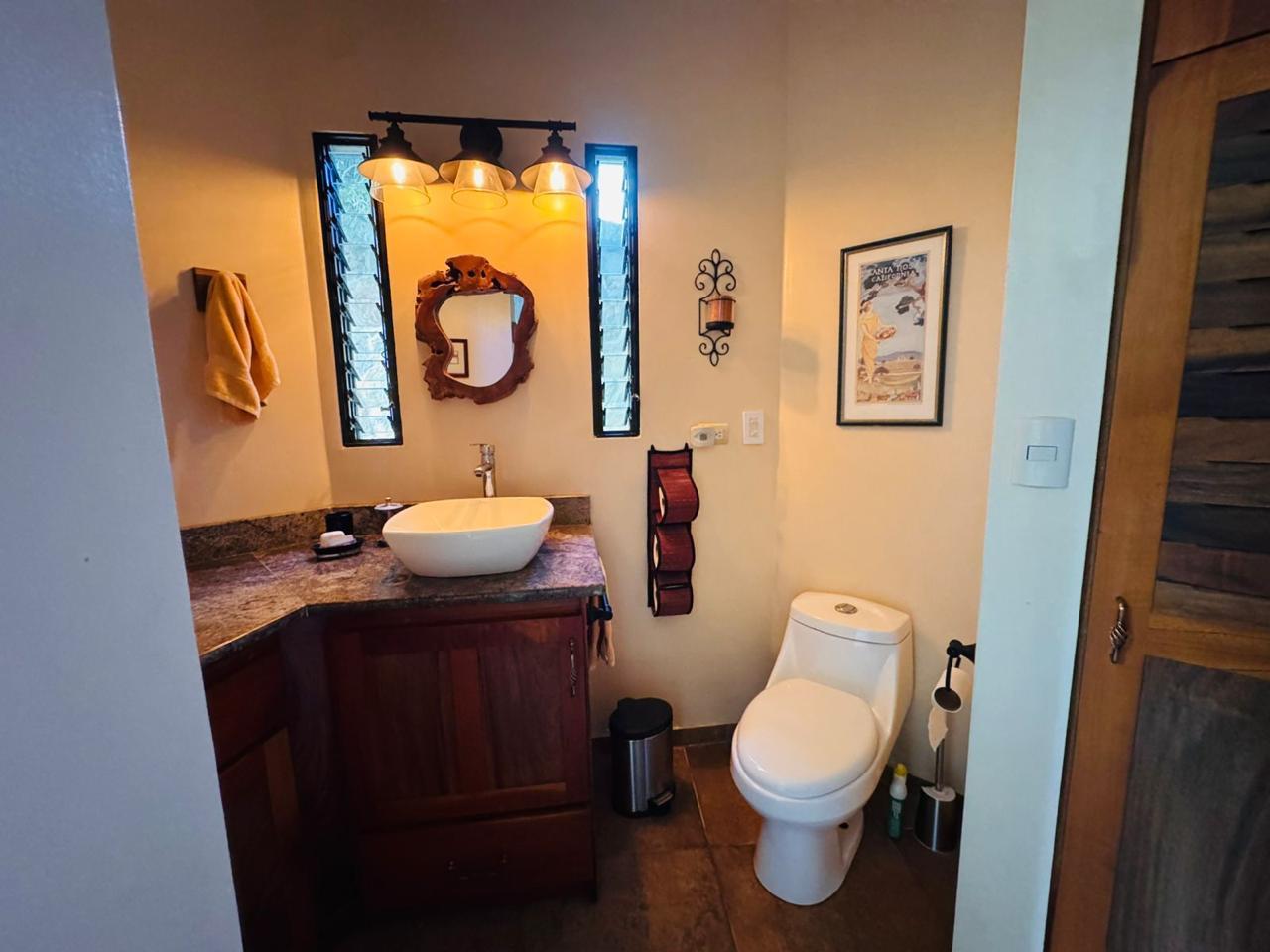Luxury Lakefront Villa Guesthouse, Lake Arenal, Alajuela