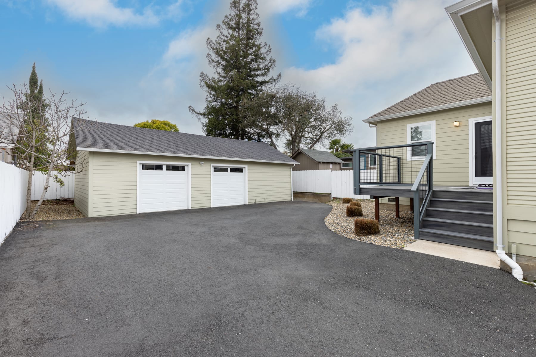 2295 Adrian St 
