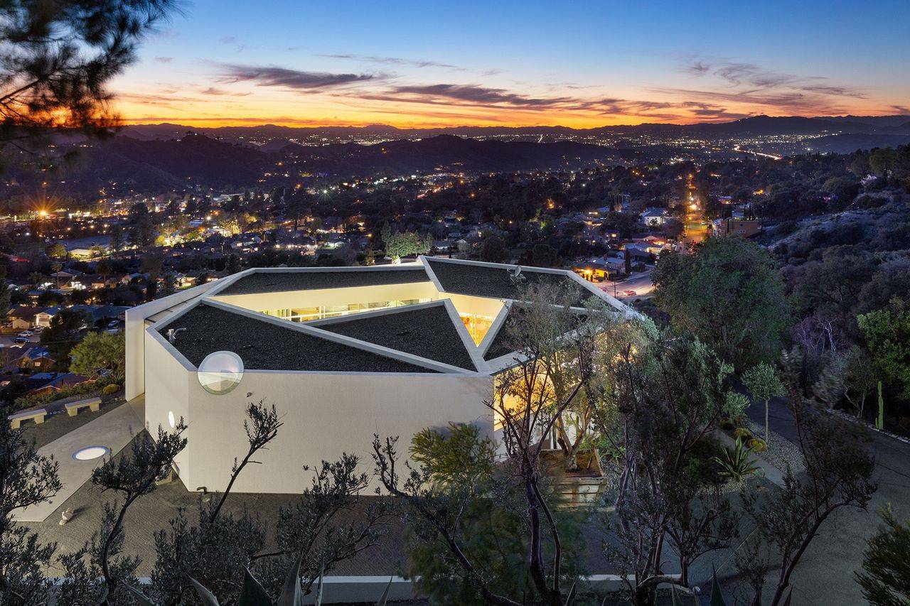Los Angeles Compound With a Futuristic Seven-Sided Glass Residence Lists for $9.8 Million