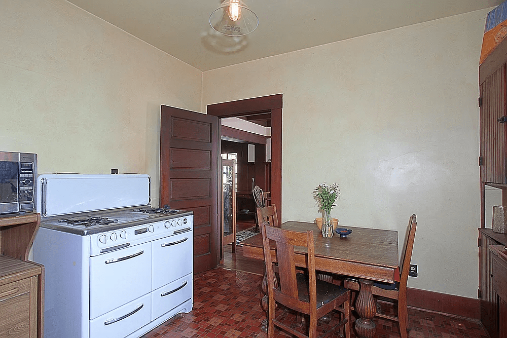 126 E Mira Monte Ave