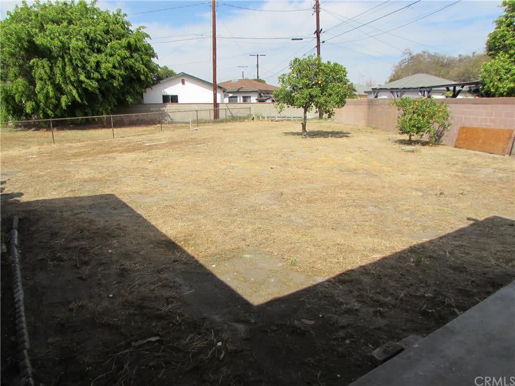 8827 Bermudez Street