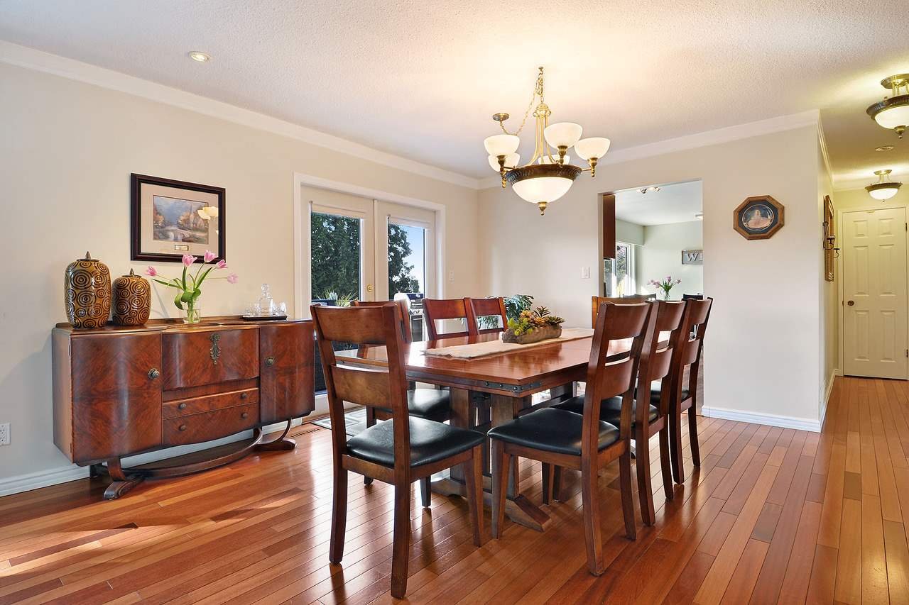 3182 Strathaven Ln