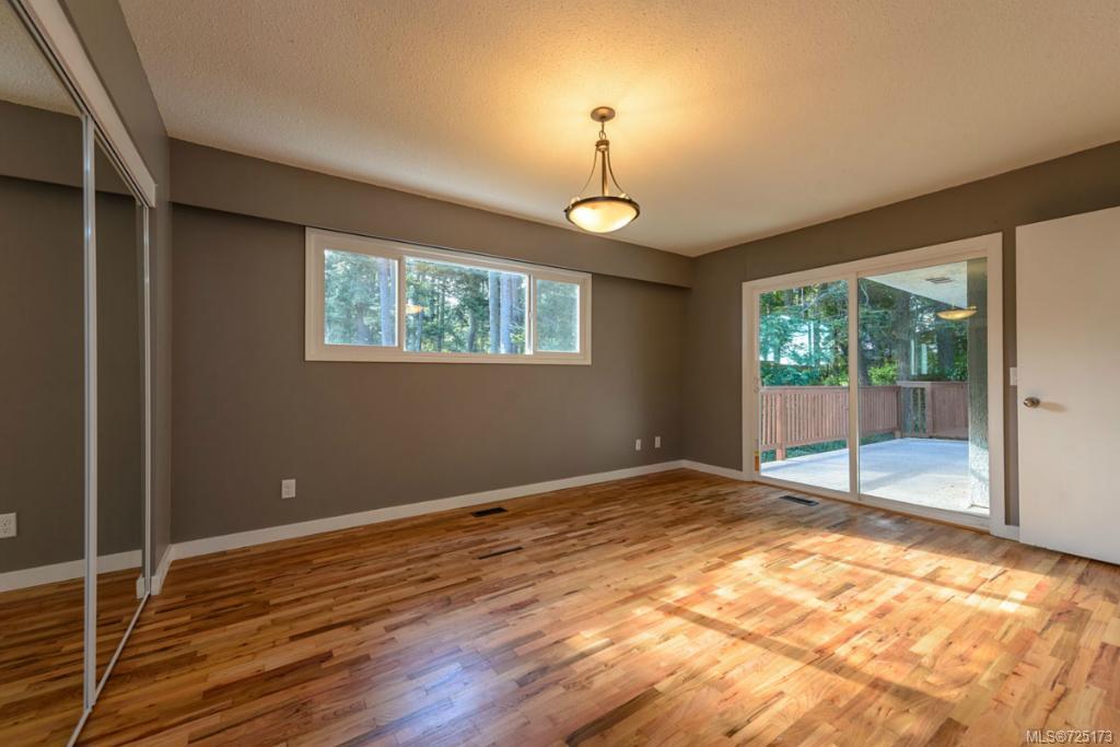 4731 Carloss Pl, Saanich