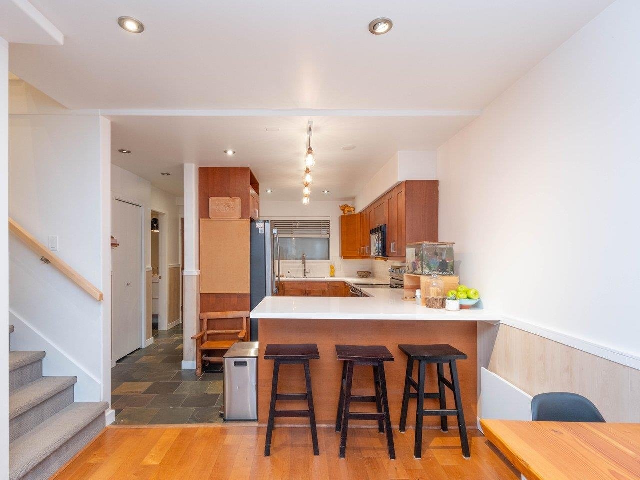 9-2151 Banbury Rd