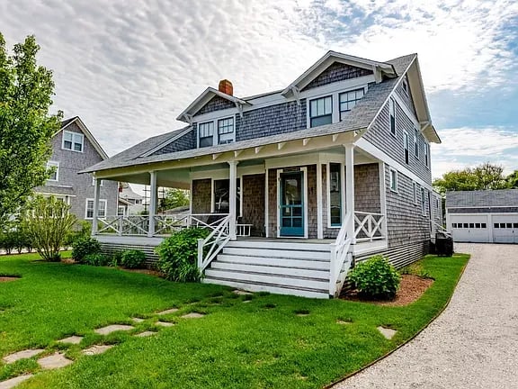 8 Walsh St