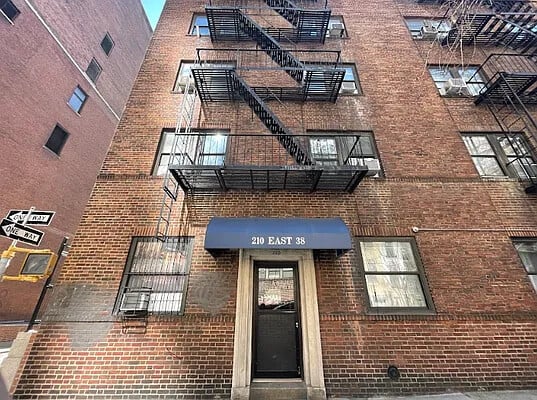 210 East 38th Street, Apt 1D