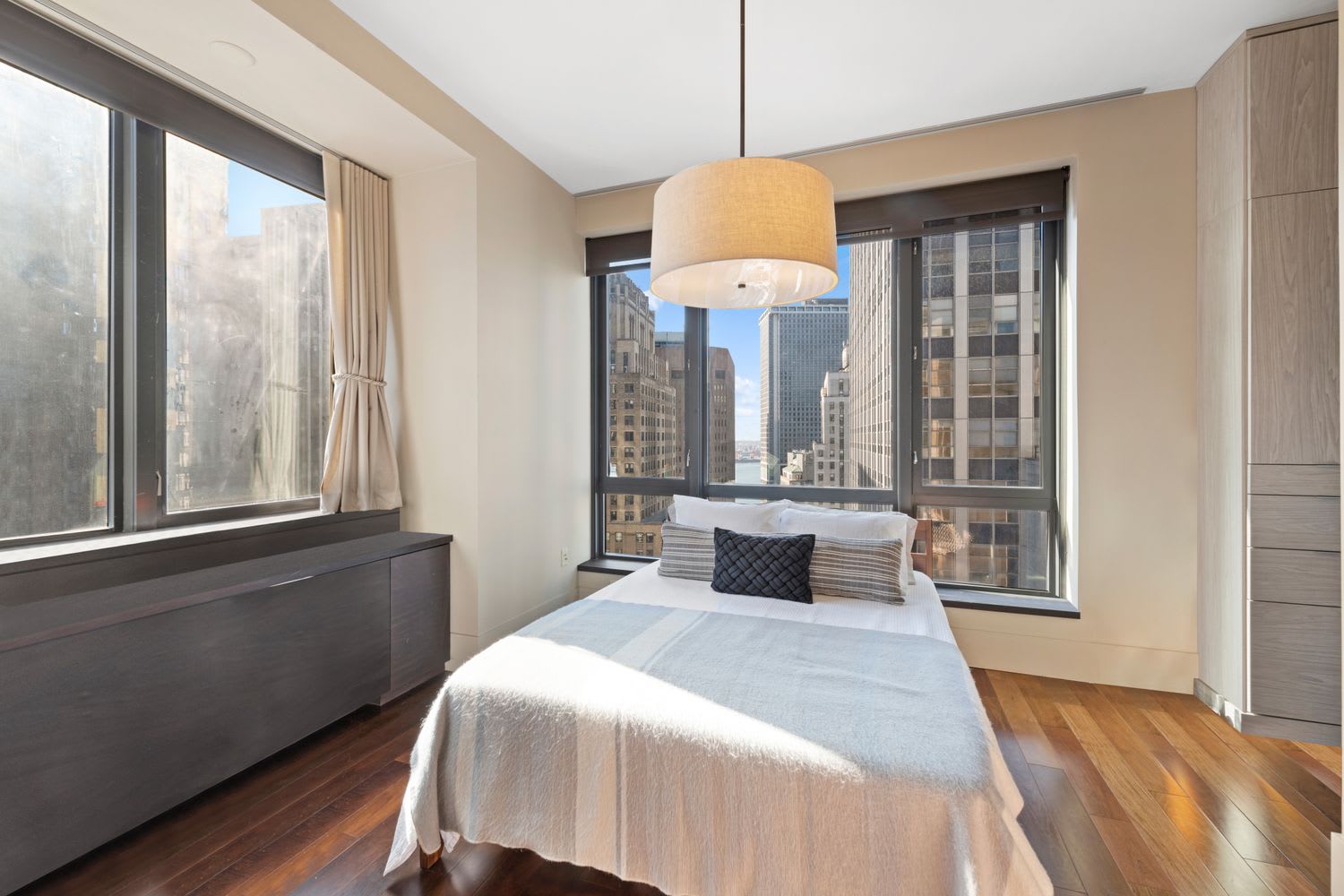 40 Broad St, Unit PH3H