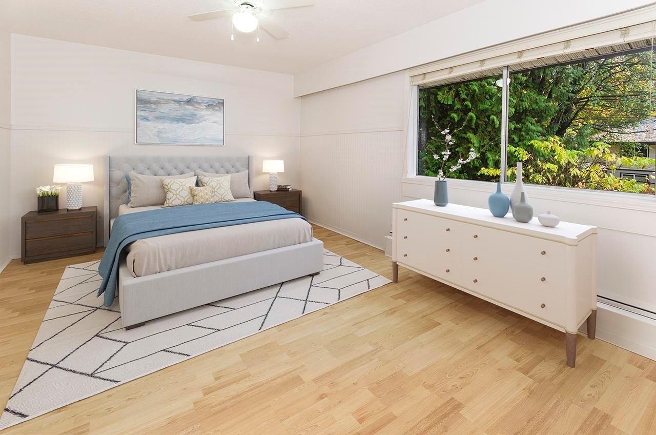 61-928 Premier St