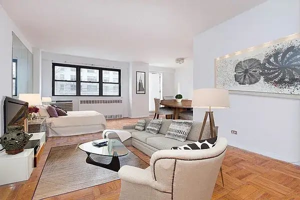 301 E 63rd Street Unit: 2H