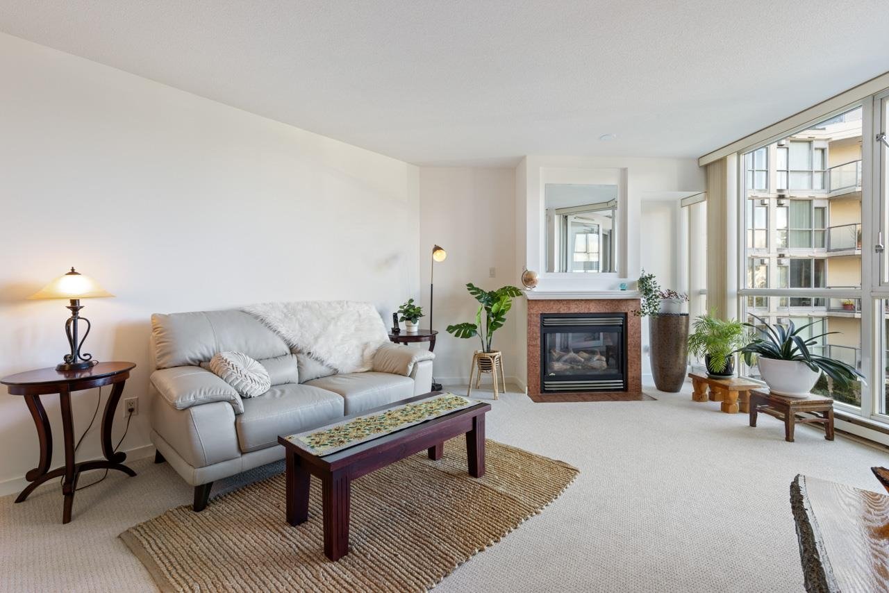 404-1425 W 6th Ave