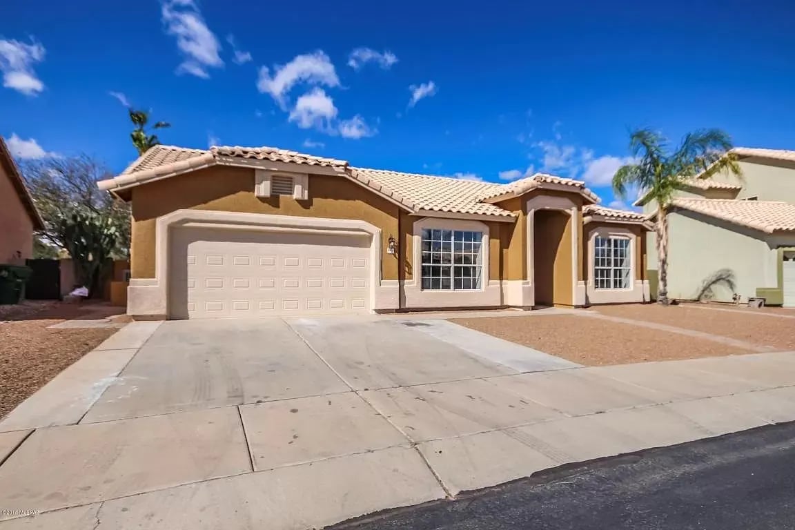 8975 N Lawndale Dr