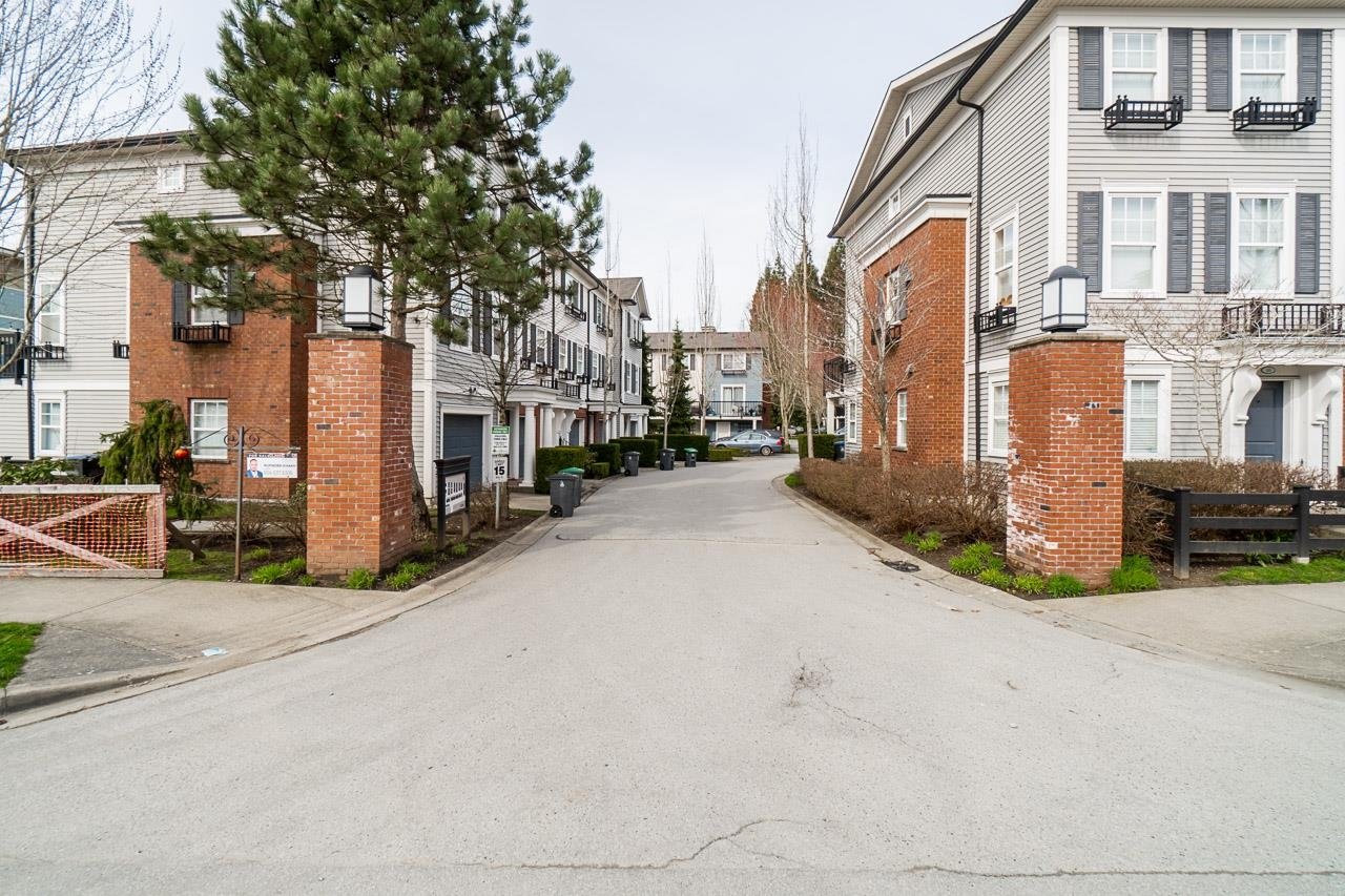 84-18983 72a Ave