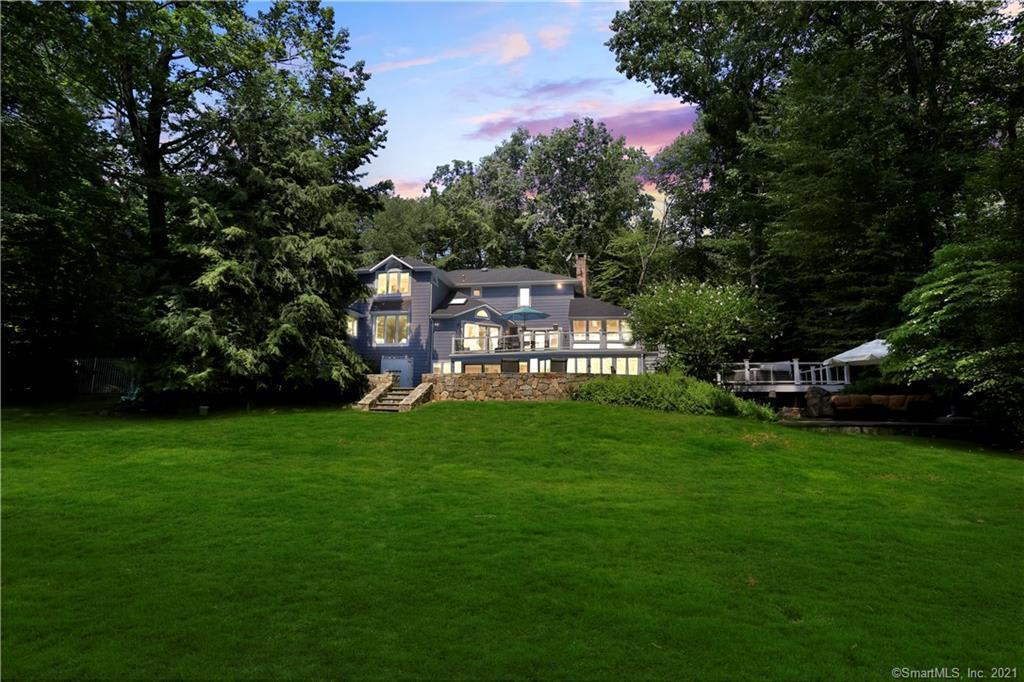 7 Greenlea Ln
