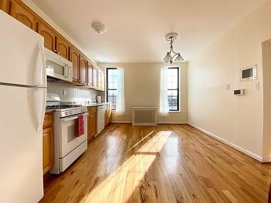 20-57 Steinway Street Unit: 3