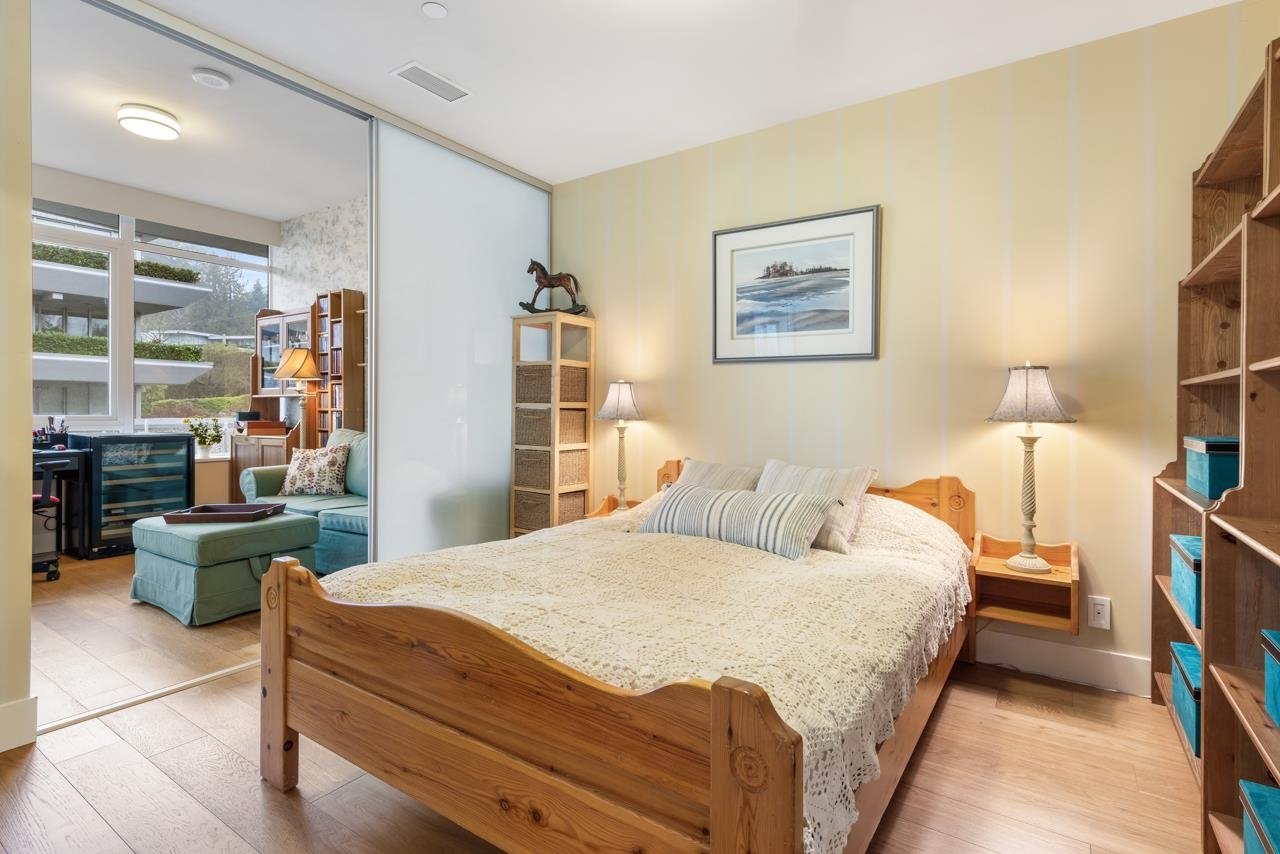 504-866 Arthur Erickson Pl