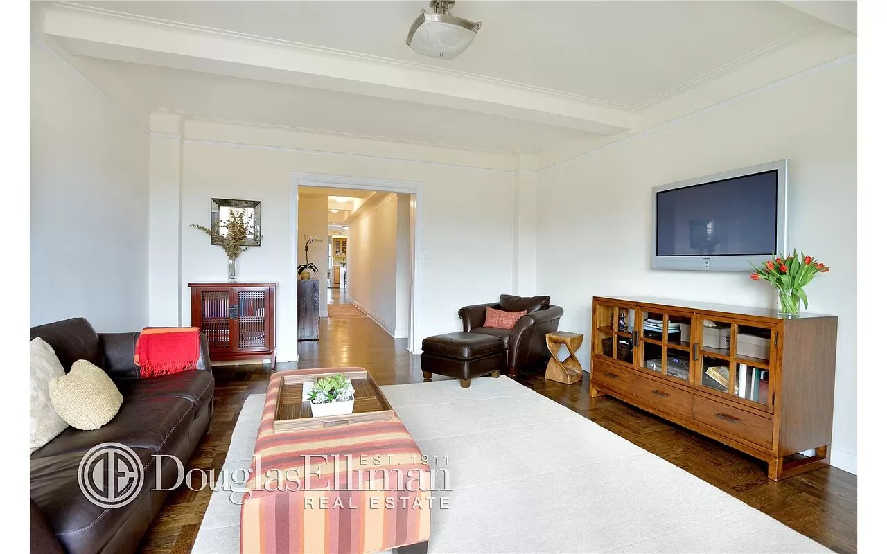 415 Central Park West Unit: 14E