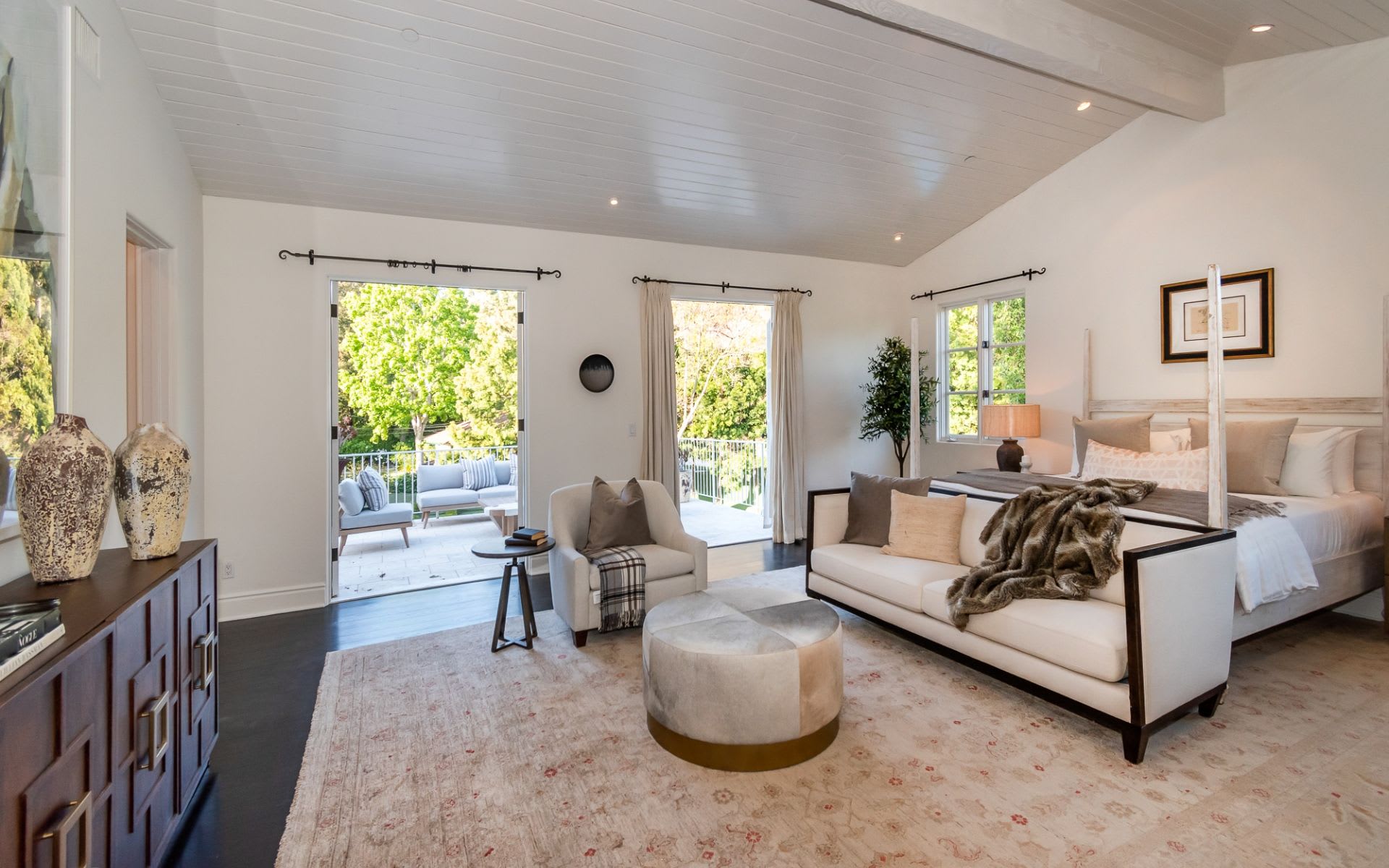 1610 MANDEVILLE CANYON RD