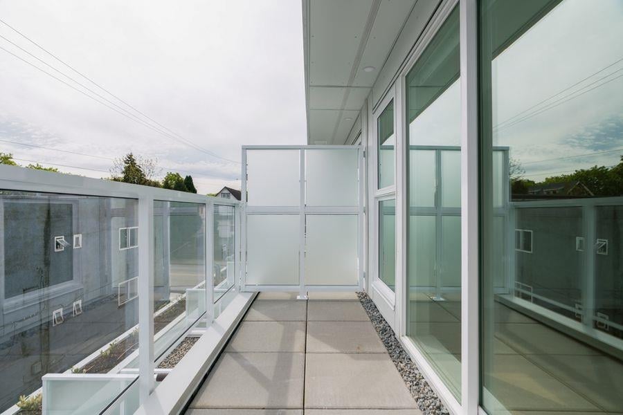 310-2508 Fraser St