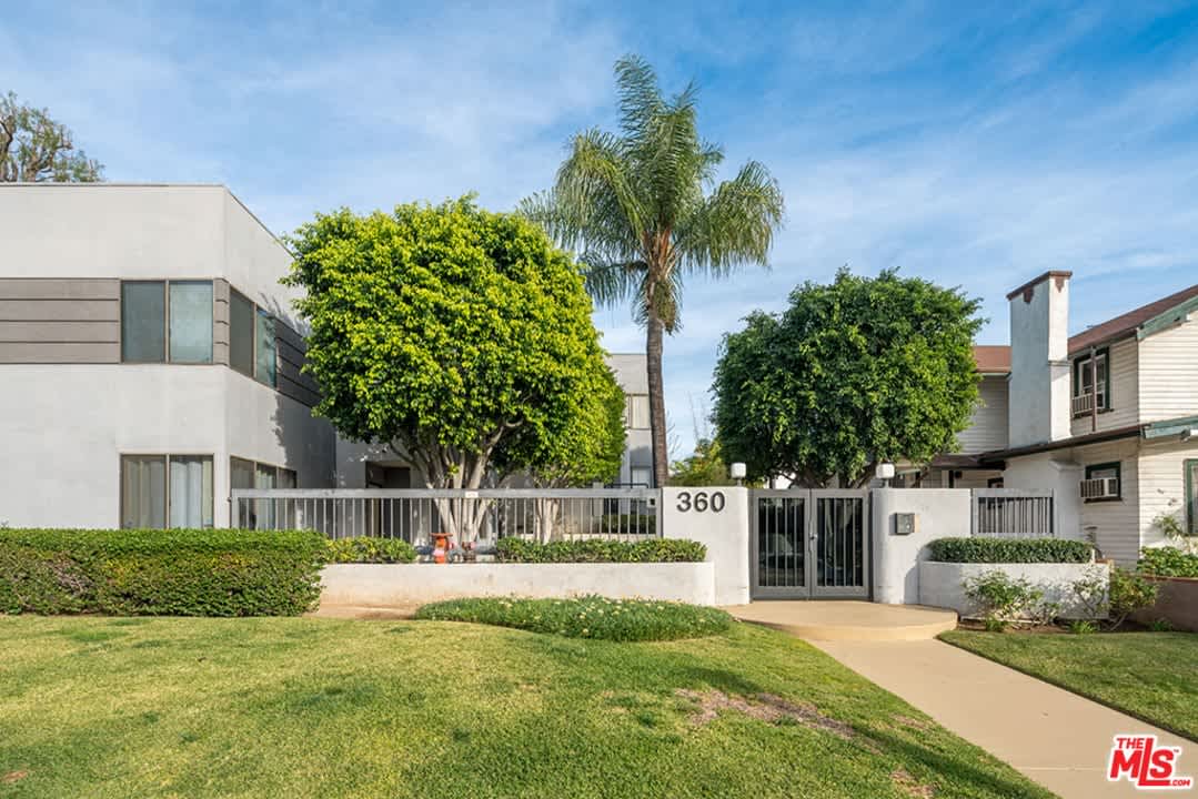 360 S Los Robles Ave #11
