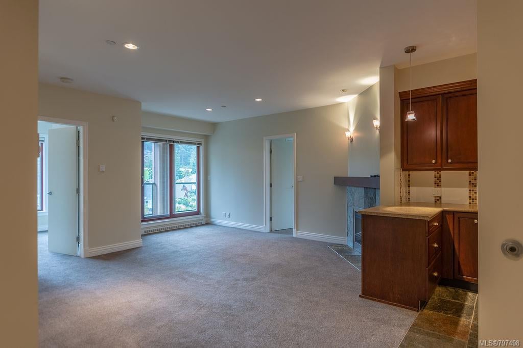 320-1325 Bear Mountain Pkwy