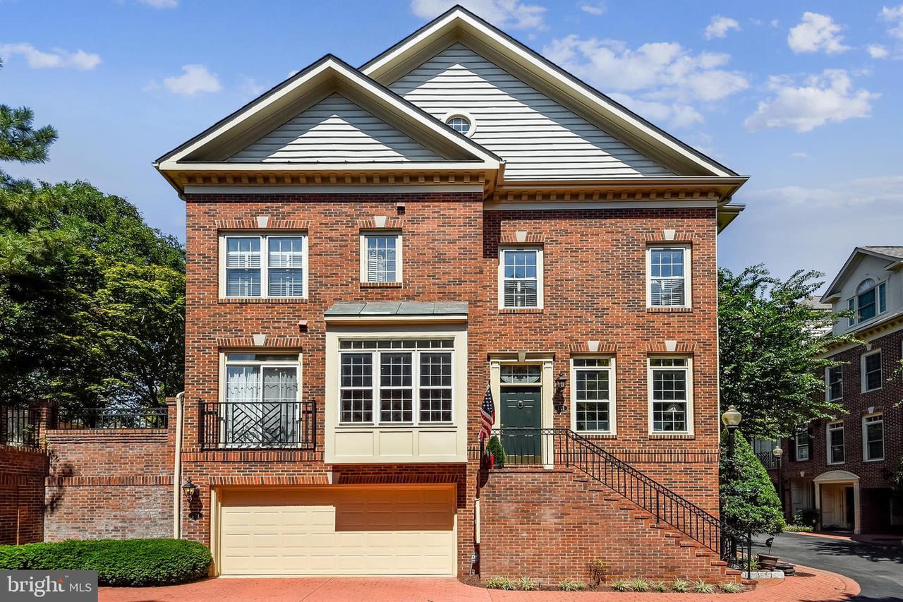 121 Madison Pl