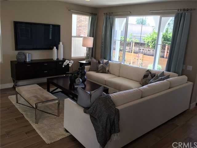 389 Latitude East