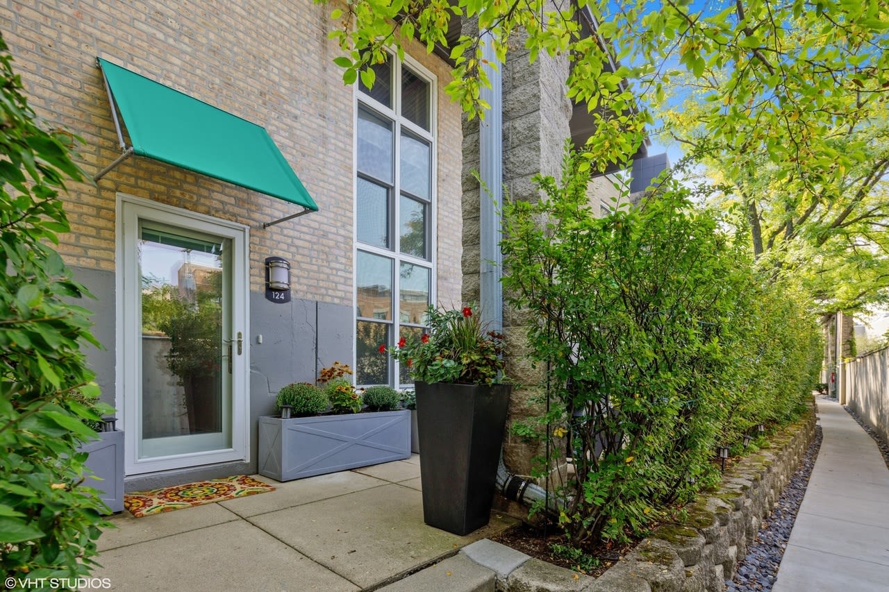 1300 W Altgeld St #124