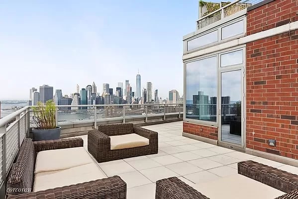 100 Jay Street Unit: 31D
